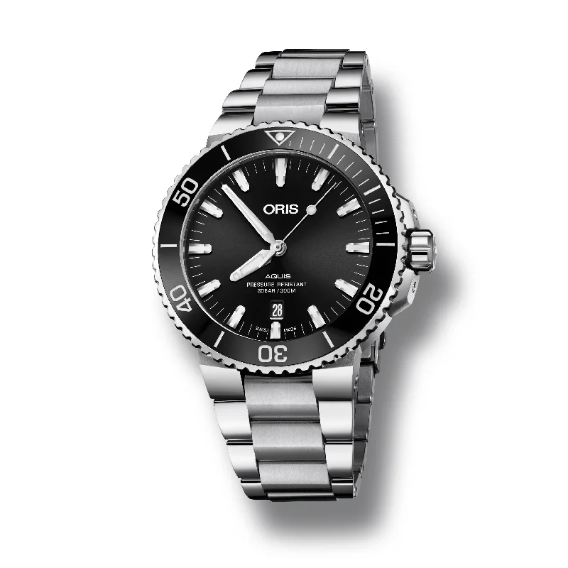 Oris Aquis Date Automatic Watch with Black Dial and Bracelet