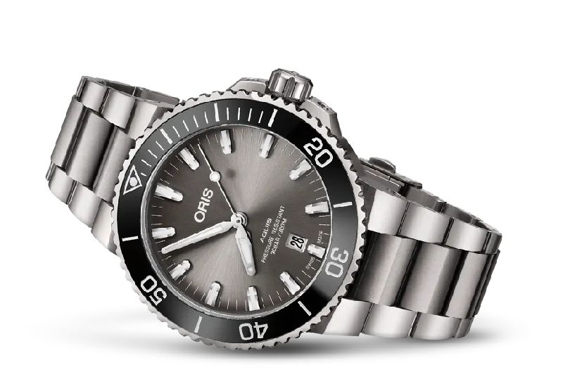 Aquis Titanium Date 01 733 7730 7153-07 8 24 15Peb