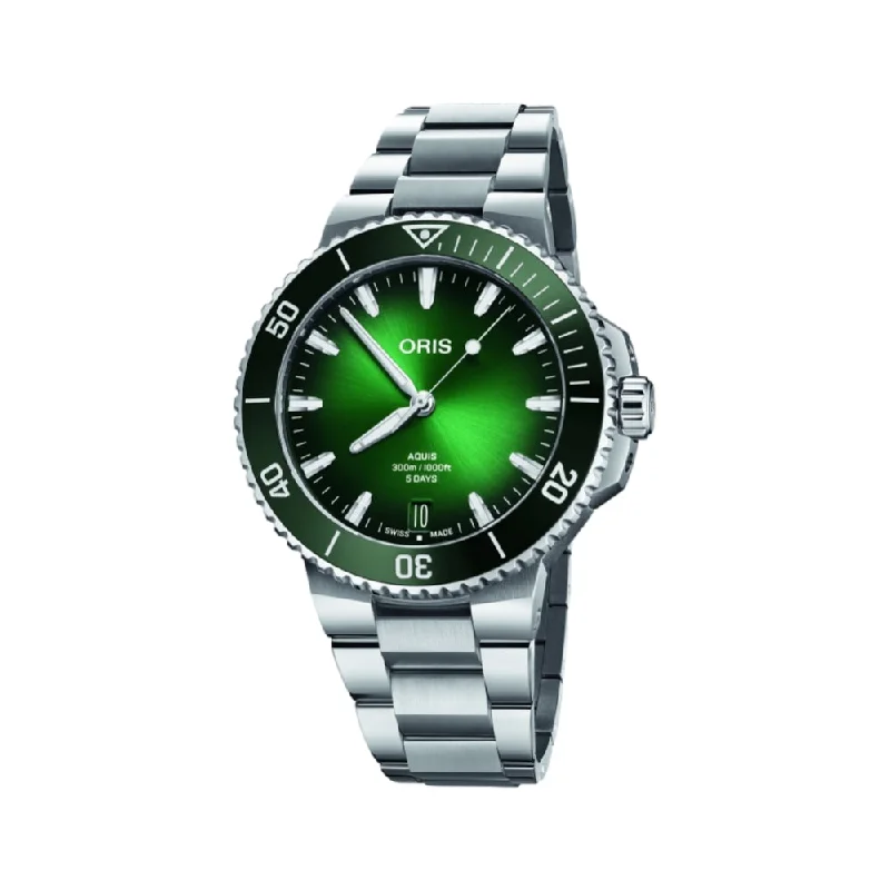 Aquis Date 2024 Calibre 400 43.5 mm Green